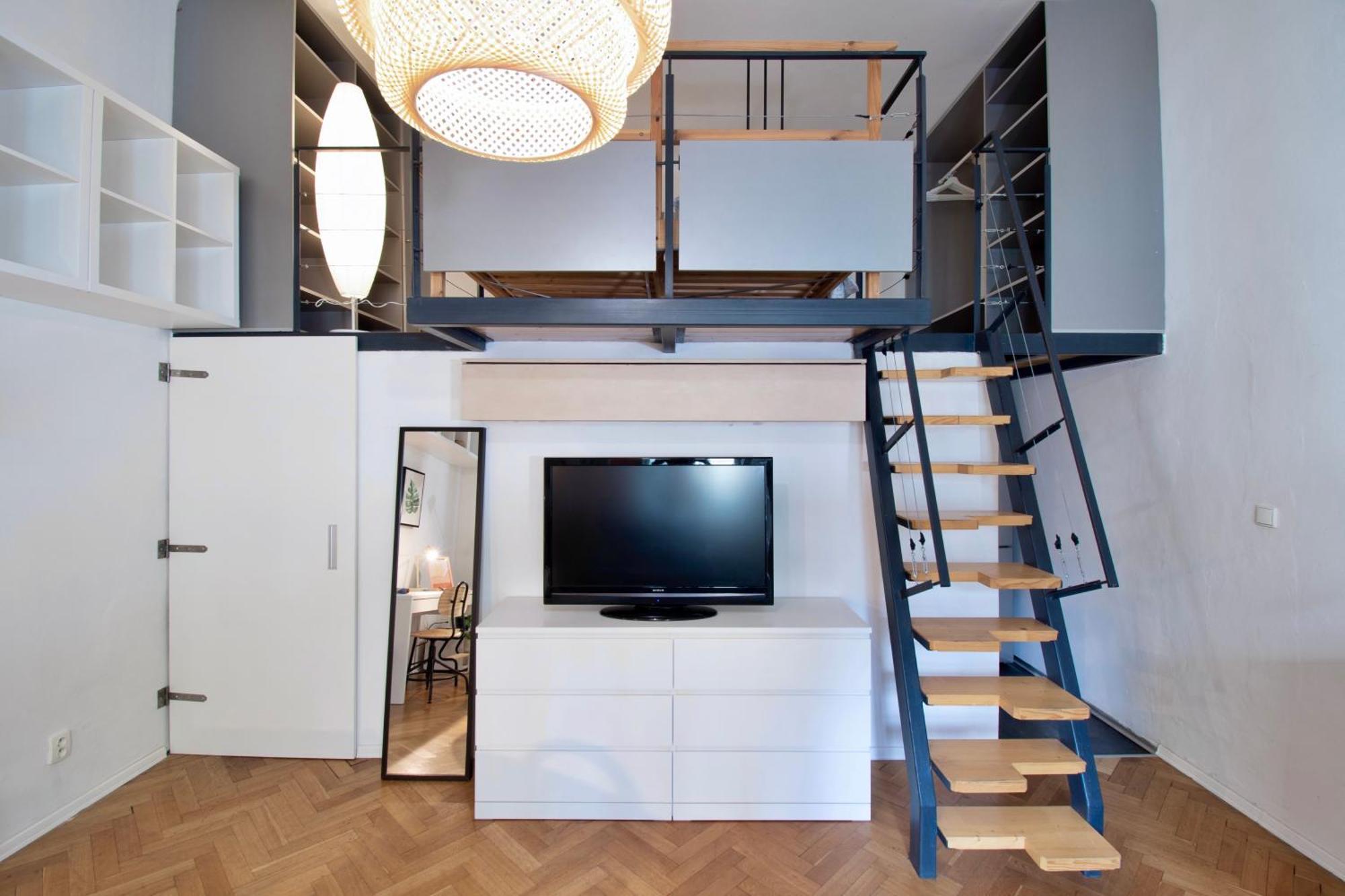Netradicny Apartman V Centre Bratislava Buitenkant foto